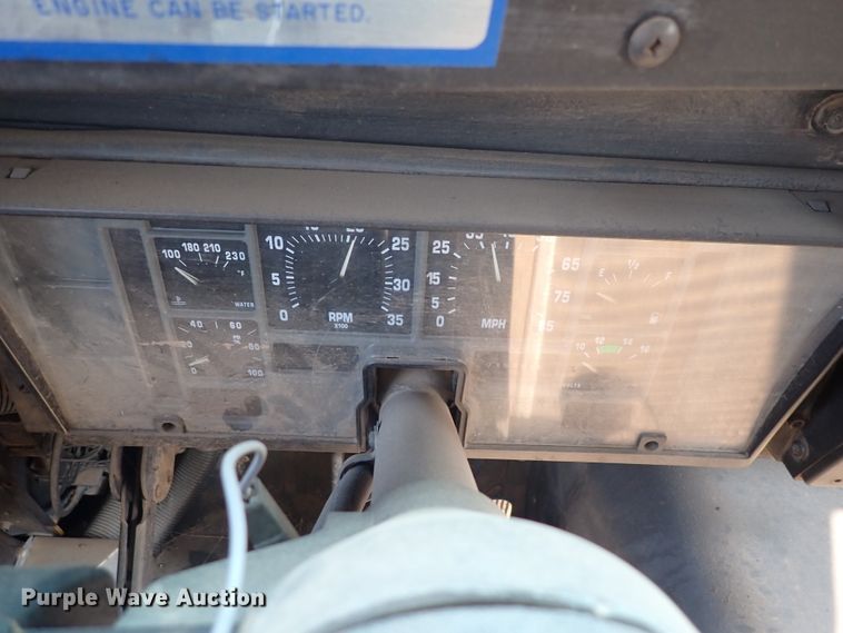 image for item DN1886 1997 International 3800  school bus