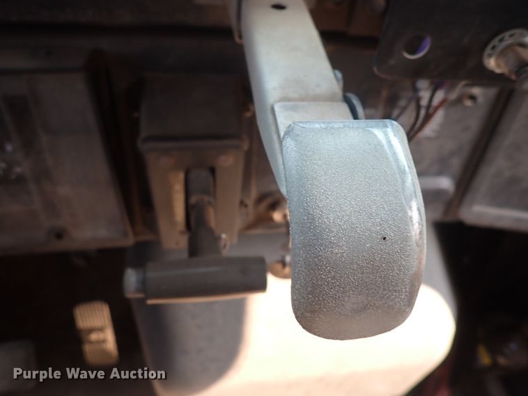 image for item DN1886 1997 International 3800  school bus