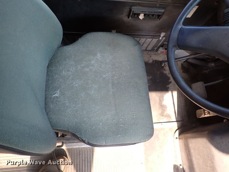 image for item DN1886 1997 International 3800  school bus