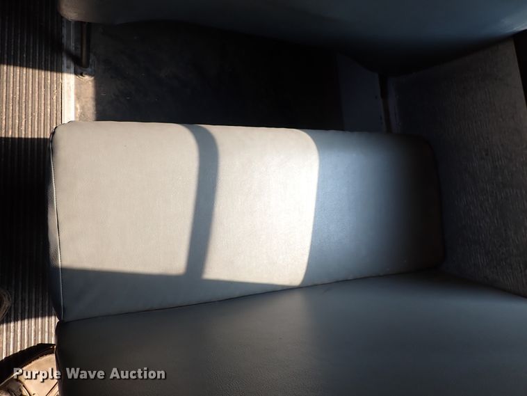 image for item DN1886 1997 International 3800  school bus