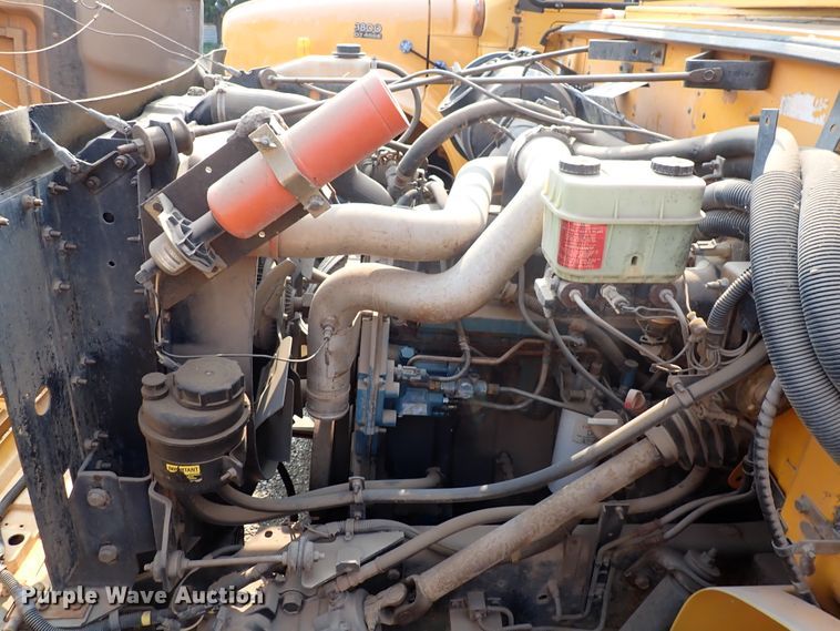 image for item DN1886 1997 International 3800  school bus