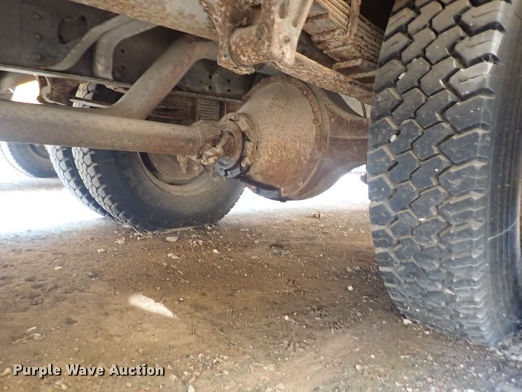 image for item DN1886 1997 International 3800  school bus