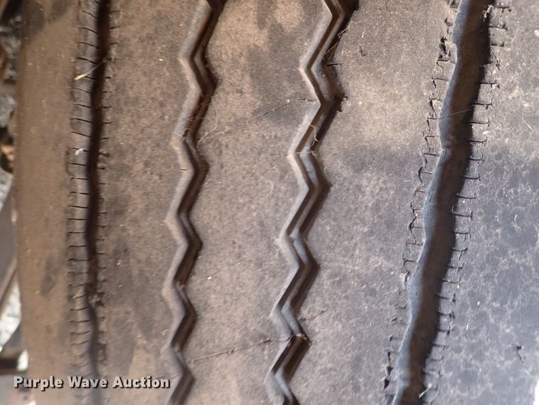 image for item DN1886 1997 International 3800  school bus