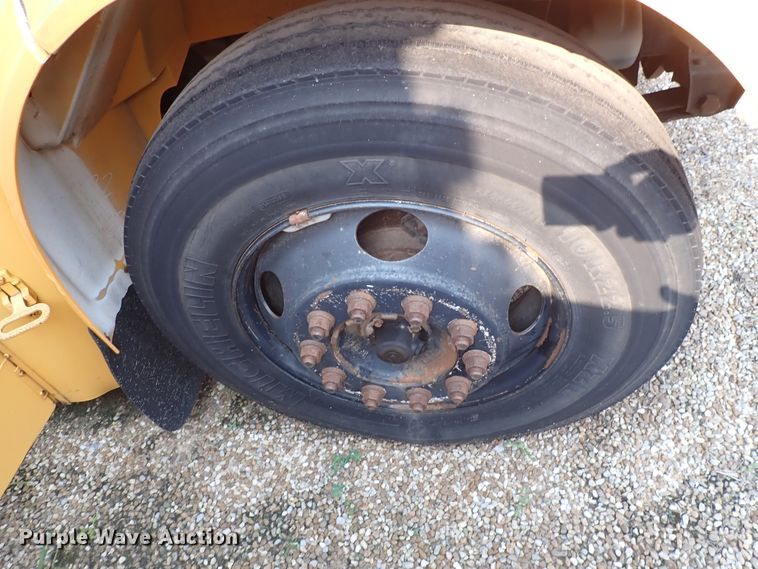 image for item DN1886 1997 International 3800  school bus