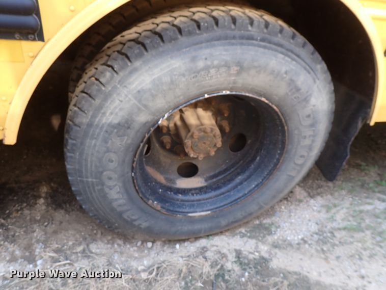 image for item DN1886 1997 International 3800  school bus