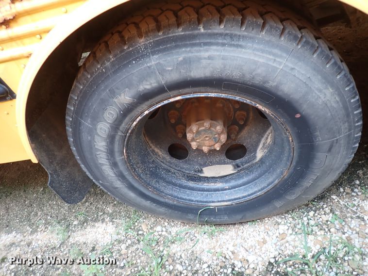 image for item DN1886 1997 International 3800  school bus