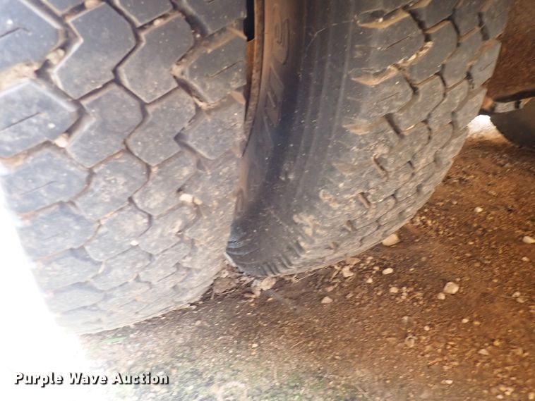 image for item DN1886 1997 International 3800  school bus