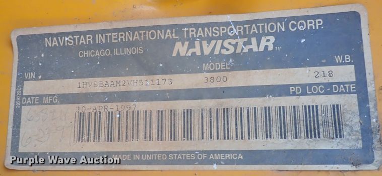image for item DN1886 1997 International 3800  school bus