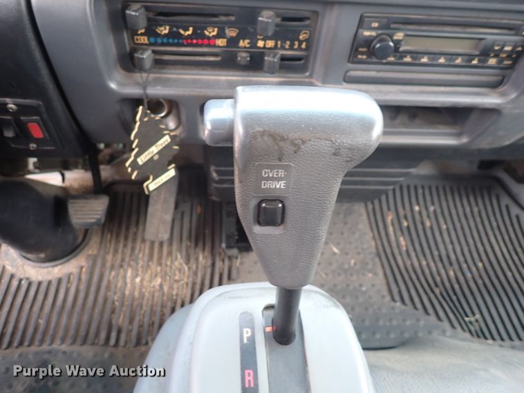 image for item DN1888 2006 Isuzu NPR  box truck