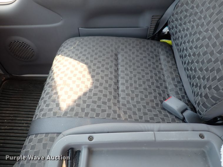 image for item DN1888 2006 Isuzu NPR  box truck