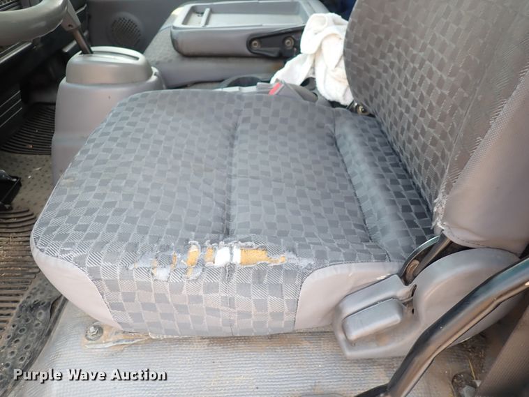 image for item DN1888 2006 Isuzu NPR  box truck