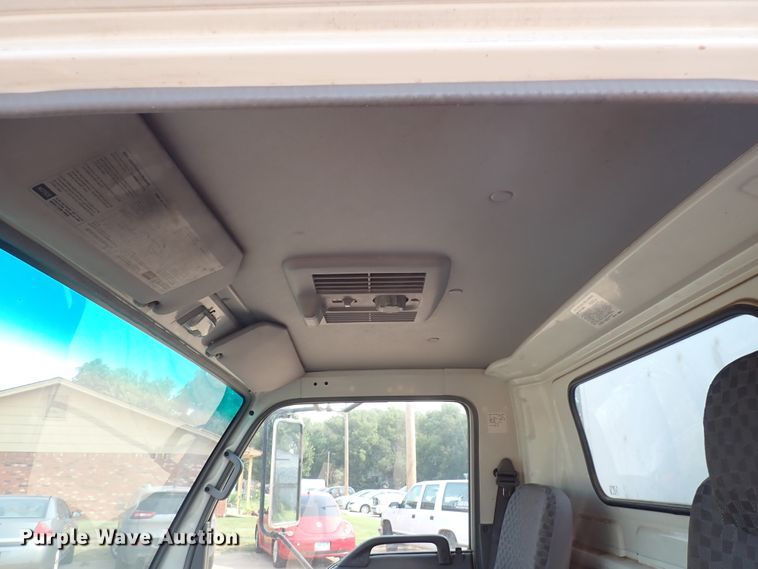 image for item DN1888 2006 Isuzu NPR  box truck