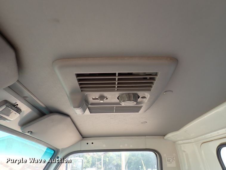 image for item DN1888 2006 Isuzu NPR  box truck