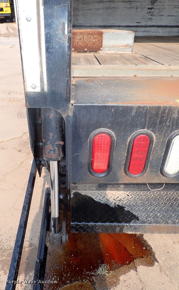 image for item DN1888 2006 Isuzu NPR  box truck