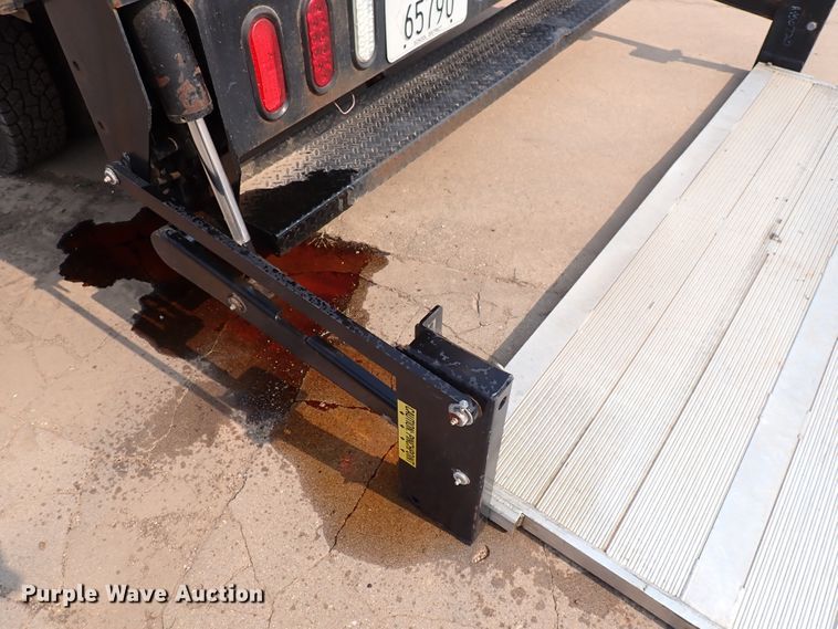 image for item DN1888 2006 Isuzu NPR  box truck