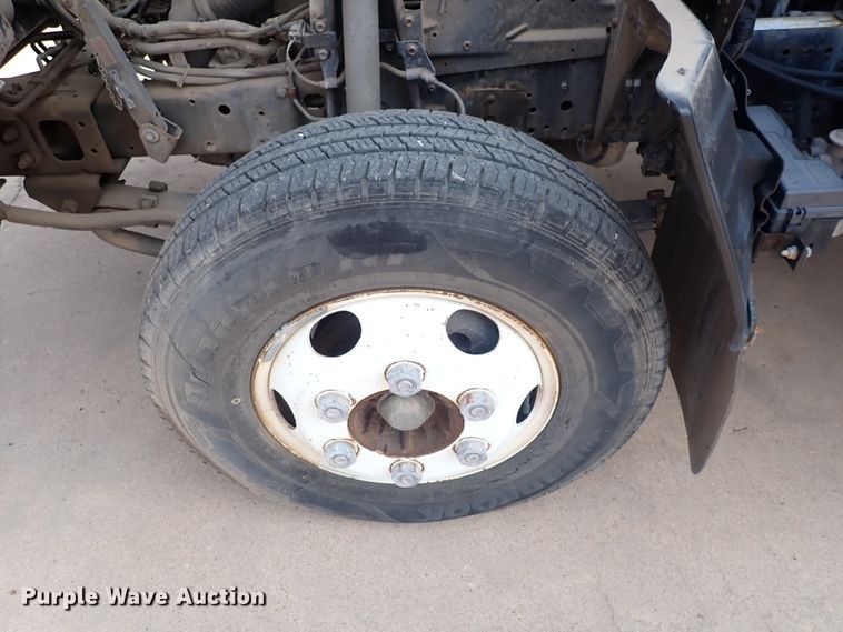 image for item DN1888 2006 Isuzu NPR  box truck