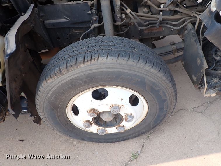 image for item DN1888 2006 Isuzu NPR  box truck