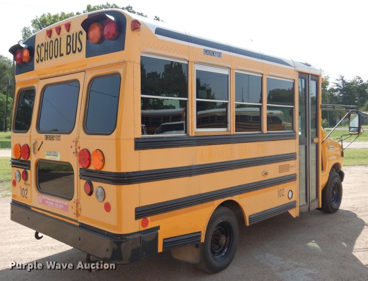 image for item DN1914 2006 Ford E350 Super Duty  school bus