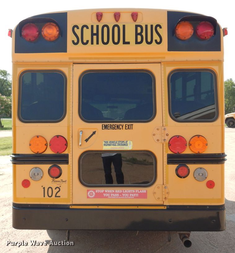 image for item DN1914 2006 Ford E350 Super Duty  school bus