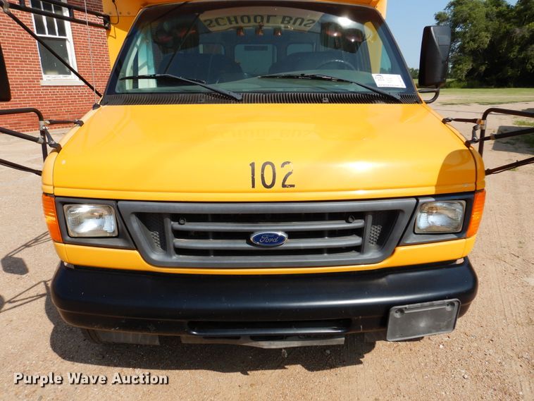 image for item DN1914 2006 Ford E350 Super Duty  school bus