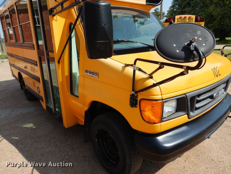 image for item DN1914 2006 Ford E350 Super Duty  school bus