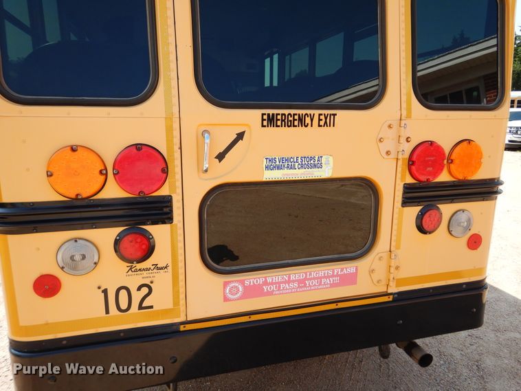 image for item DN1914 2006 Ford E350 Super Duty  school bus