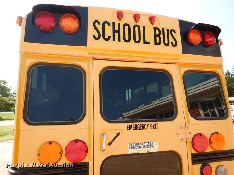 image for item DN1914 2006 Ford E350 Super Duty  school bus