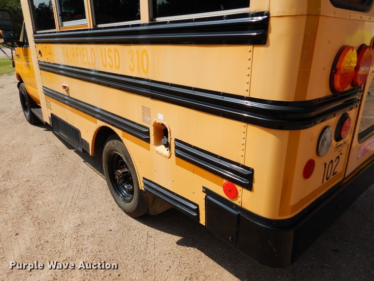 image for item DN1914 2006 Ford E350 Super Duty  school bus