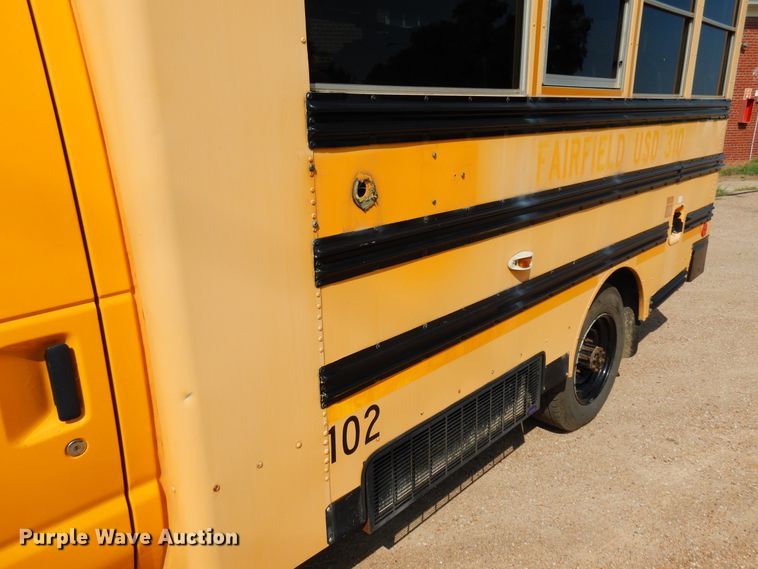 image for item DN1914 2006 Ford E350 Super Duty  school bus