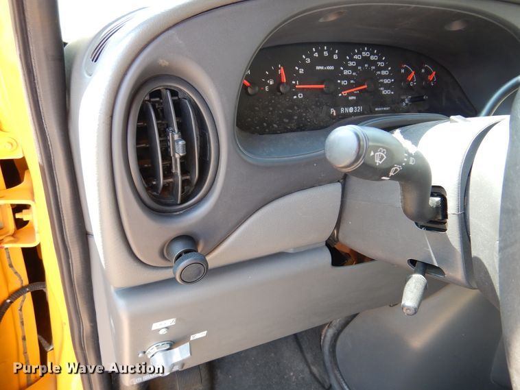 image for item DN1914 2006 Ford E350 Super Duty  school bus