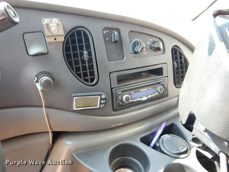 image for item DN1914 2006 Ford E350 Super Duty  school bus