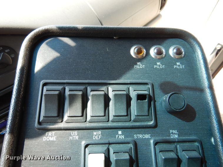 image for item DN1914 2006 Ford E350 Super Duty  school bus