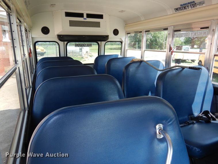 image for item DN1914 2006 Ford E350 Super Duty  school bus