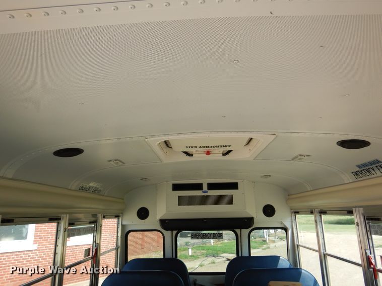 image for item DN1914 2006 Ford E350 Super Duty  school bus