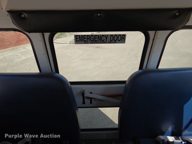 image for item DN1914 2006 Ford E350 Super Duty  school bus