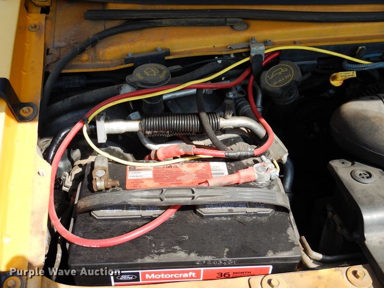 image for item DN1914 2006 Ford E350 Super Duty  school bus