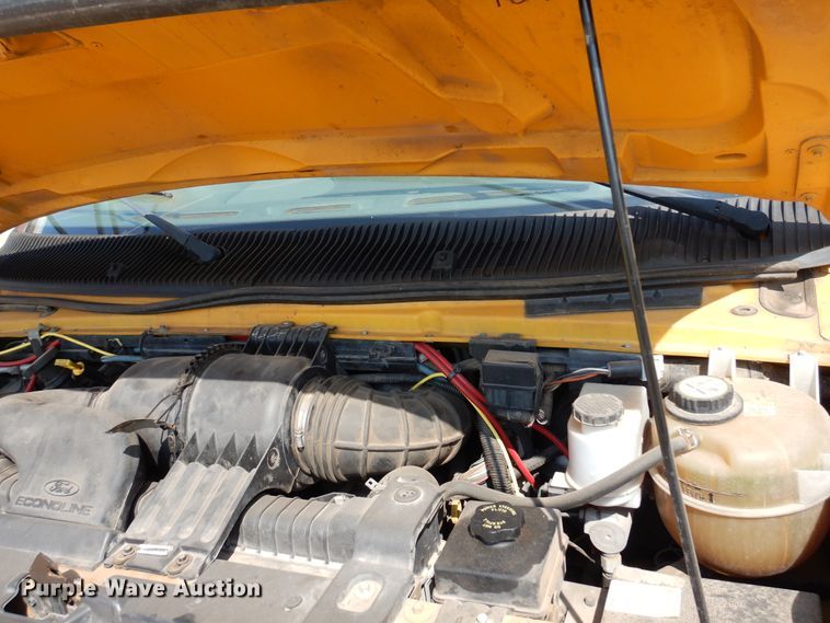 image for item DN1914 2006 Ford E350 Super Duty  school bus
