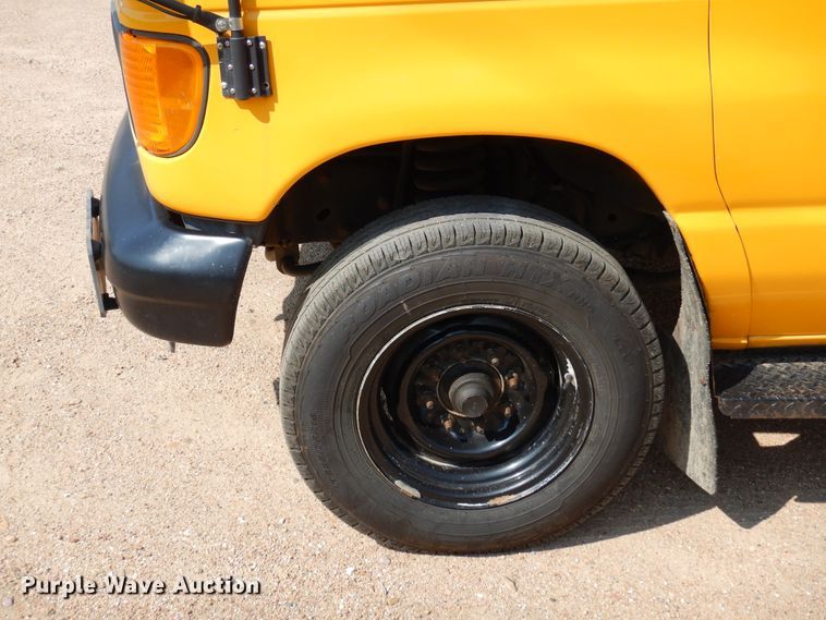 image for item DN1914 2006 Ford E350 Super Duty  school bus