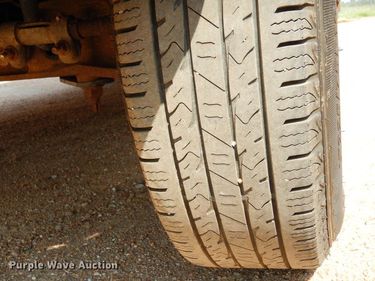 image for item DN1914 2006 Ford E350 Super Duty  school bus