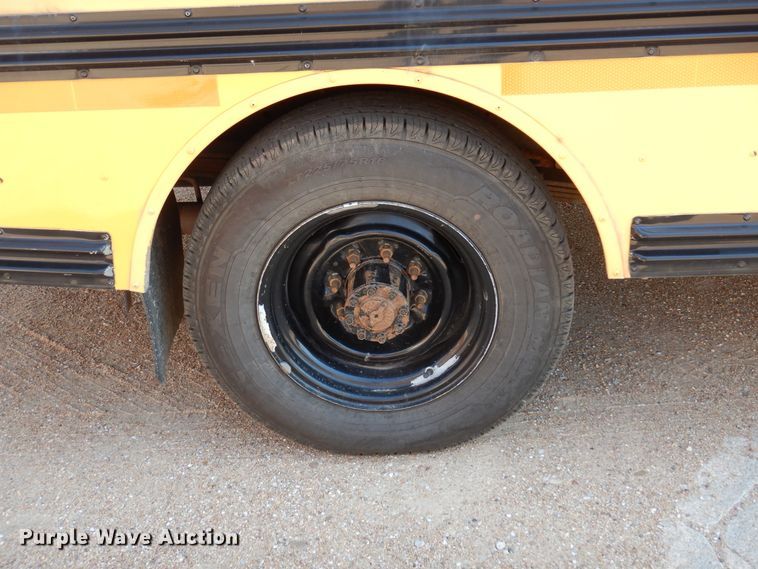 image for item DN1914 2006 Ford E350 Super Duty  school bus