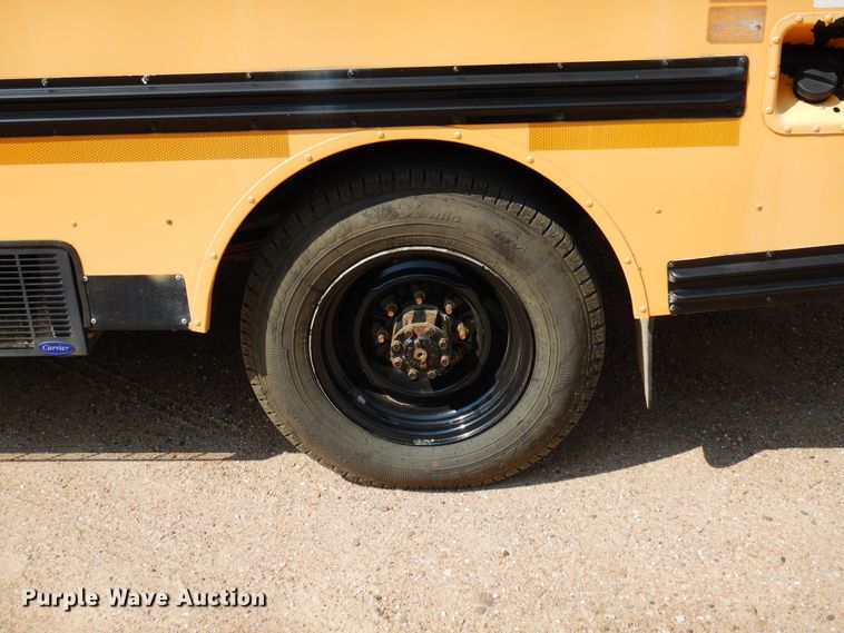 image for item DN1914 2006 Ford E350 Super Duty  school bus