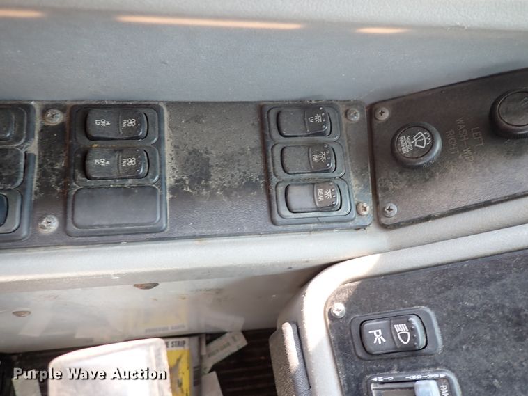 image for item DN1917 2005 Blue Bird All American  school bus