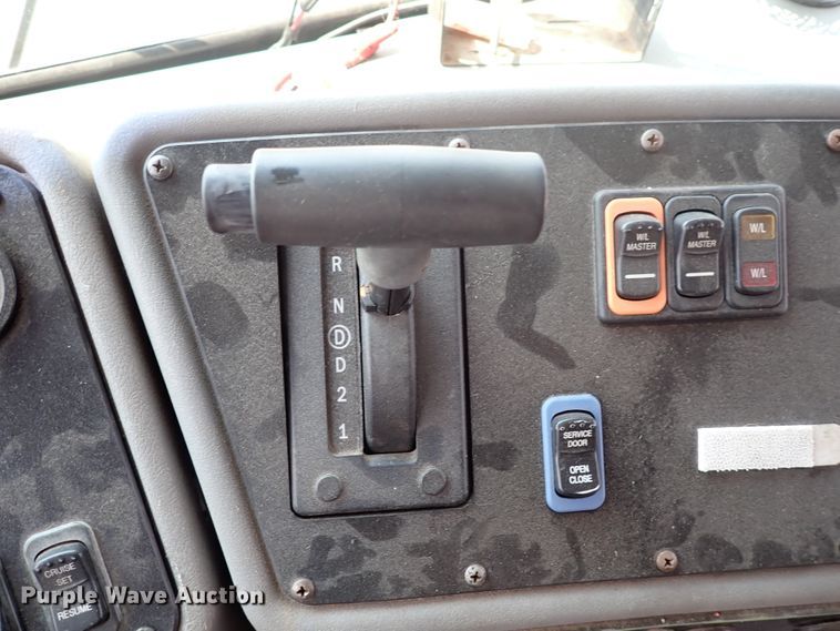 image for item DN1917 2005 Blue Bird All American  school bus