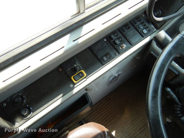 image for item DN1918 2006 Blue Bird All American  school bus