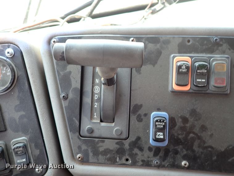 image for item DN1919 2005 Blue Bird All American  school bus