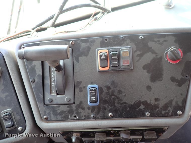 image for item DN1919 2005 Blue Bird All American  school bus