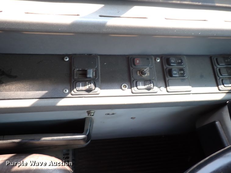 image for item DN1919 2005 Blue Bird All American  school bus