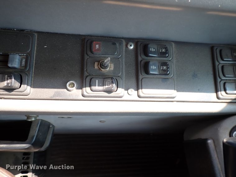 image for item DN1919 2005 Blue Bird All American  school bus