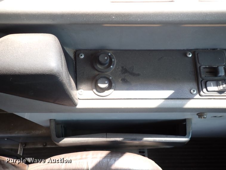 image for item DN1919 2005 Blue Bird All American  school bus