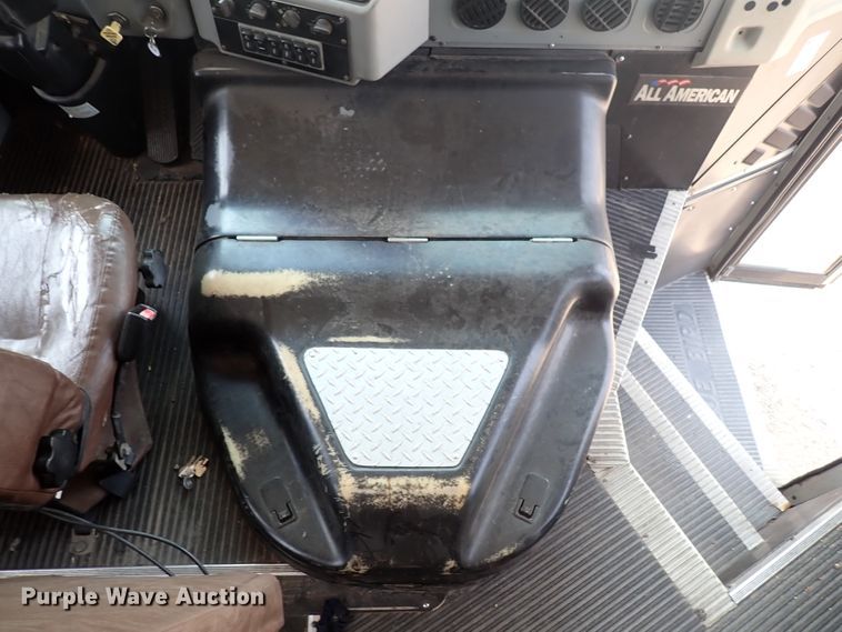 image for item DN1919 2005 Blue Bird All American  school bus